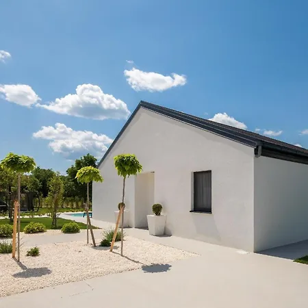Ferienhaus Mit Privatpool Fur 3 Personen 1 Kind Ca 95 Qm In Sibenik, Dalmatien Norddalmatien Ferienhaus