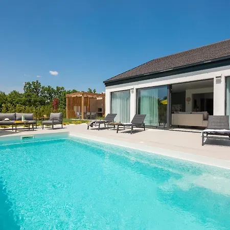 Ferienhaus Mit Privatpool Fur 3 Personen 1 Kind Ca 95 Qm In Sibenik, Dalmatien Norddalmatien