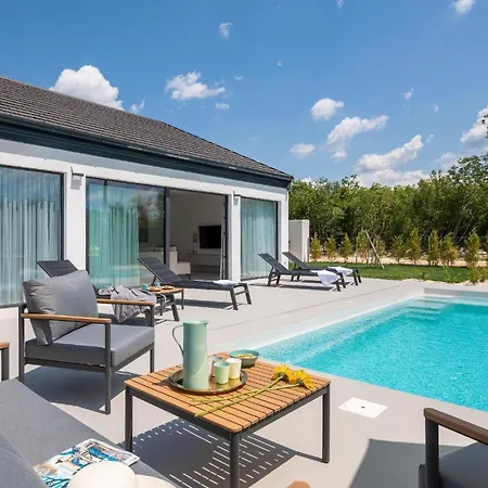 Ferienhaus Mit Privatpool Fur 3 Personen 1 Kind Ca 95 Qm In Sibenik, Dalmatien Norddalmatien Ferienhaus *