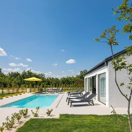 Ferienhaus Ferienhaus Mit Privatpool Fur 3 Personen 1 Kind Ca 95 Qm In Sibenik, Dalmatien Norddalmatien Šibenik